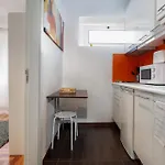 1 Center