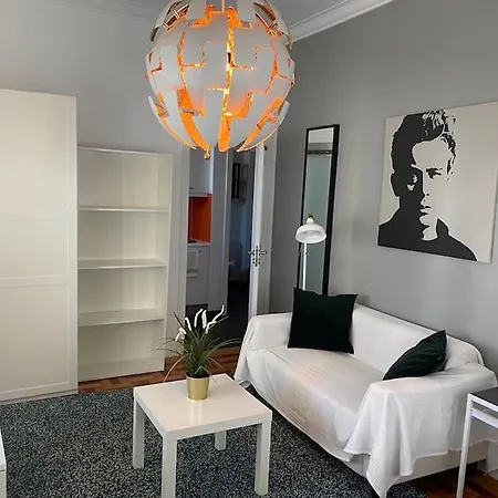 Apartment 1 Center *
